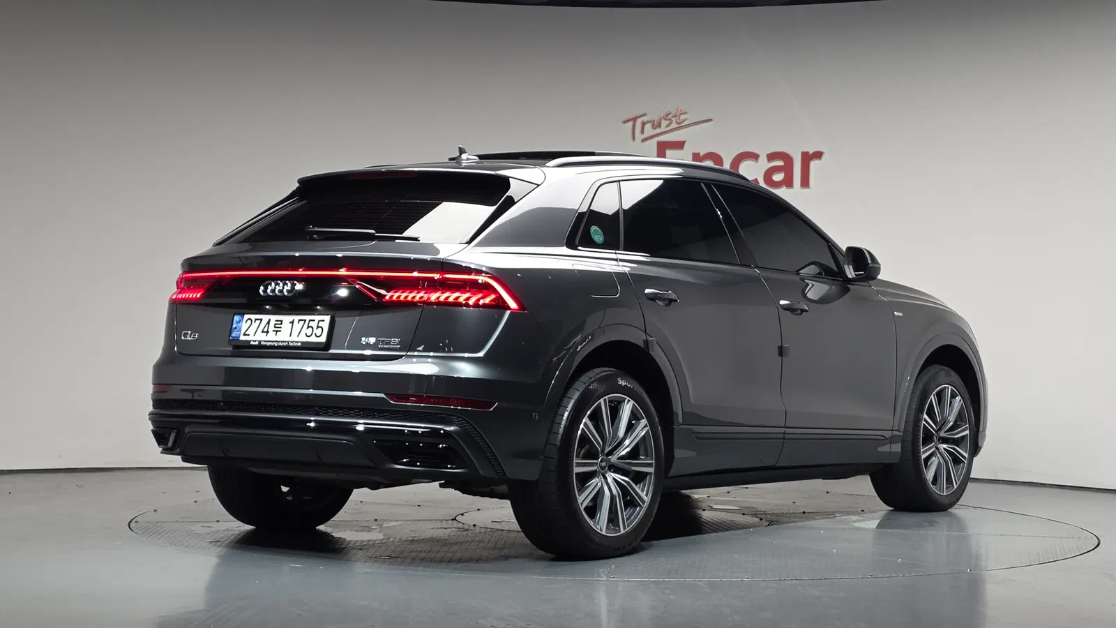 Audi Q8 (4M) 55 TFSI Quattro Premium 2021 — photo 1 sur 39