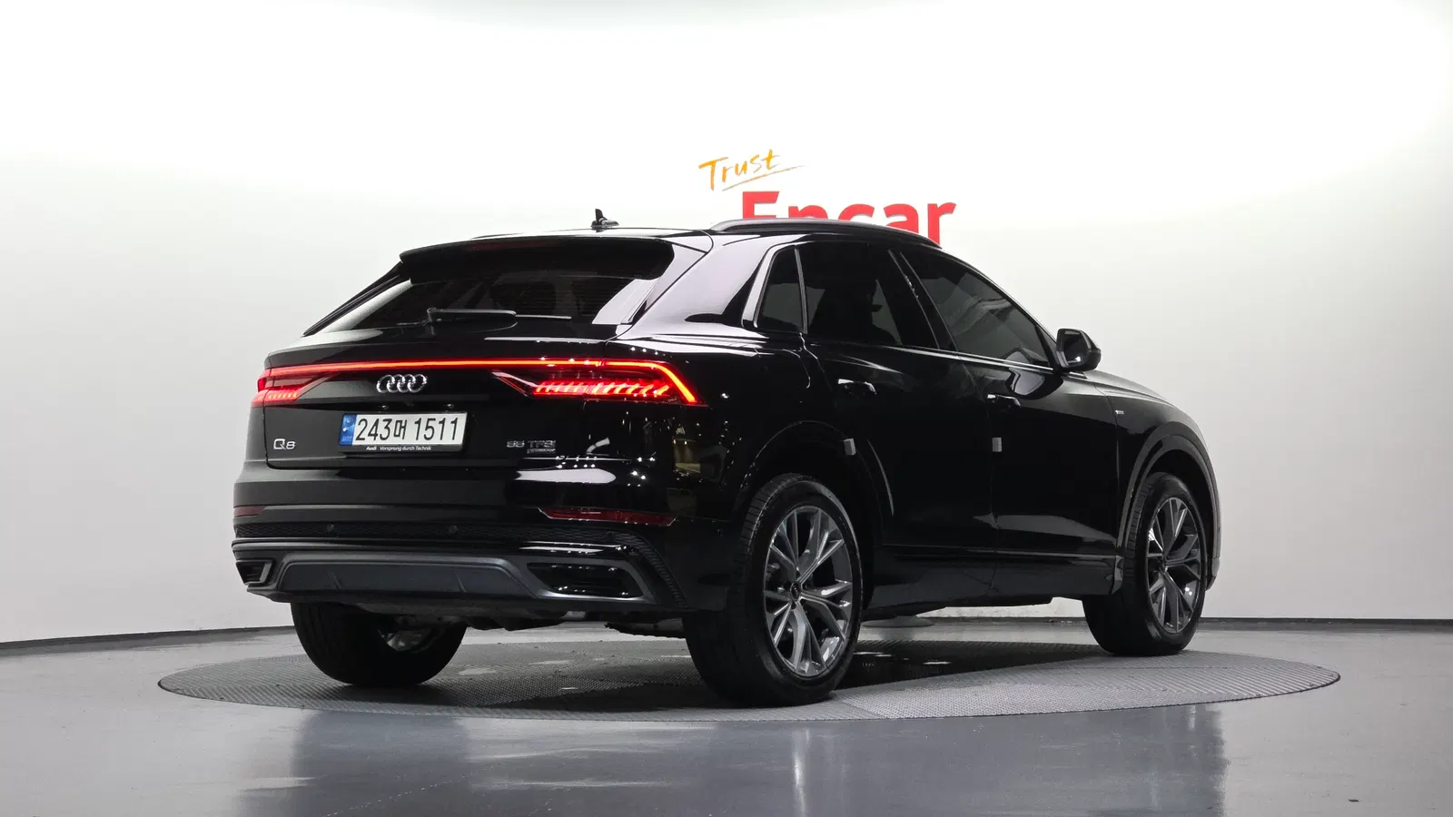 Audi Q8 (4M) 55 TFSI Quattro Premium 2022 — photo 1 sur 40