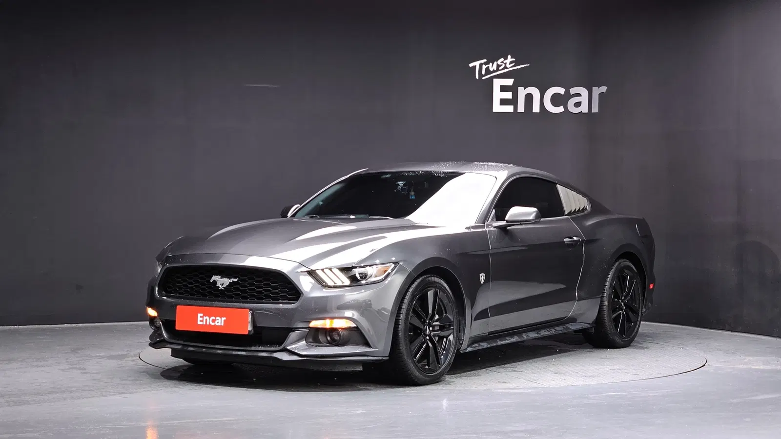 Ford Mustang Coupé 2017 — photo 1 sur 20