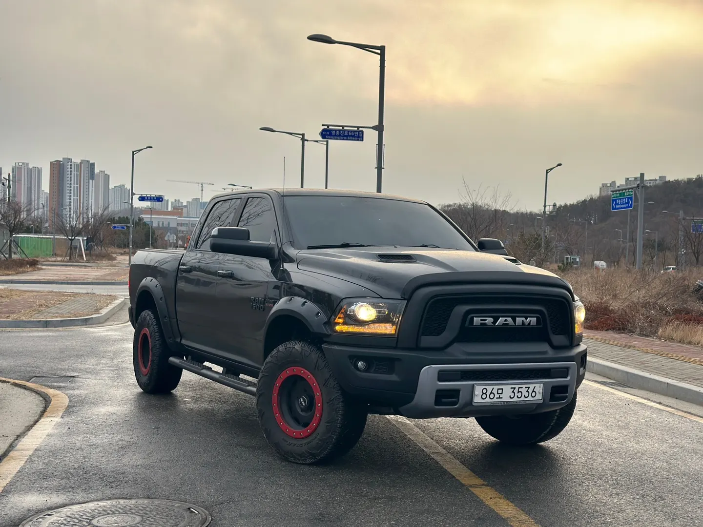 Dodge RAM Pickup 5.7 2017 — photo 1 sur 20