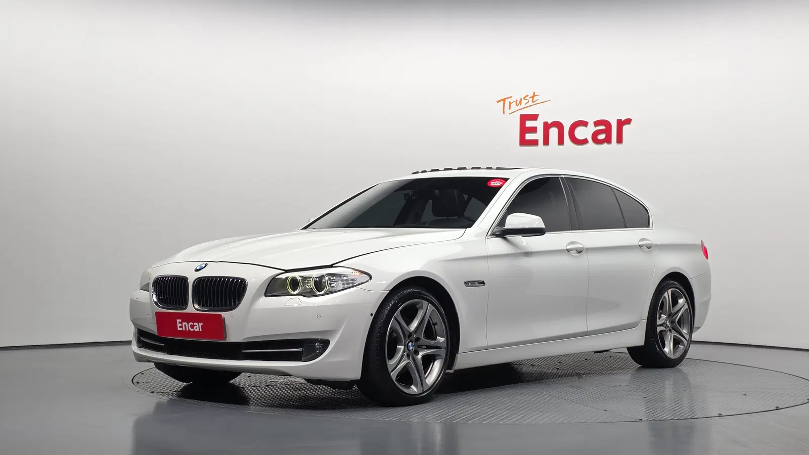 BMW Série 5 (F10) 528i xDrive 2013 — photo 1 sur 20