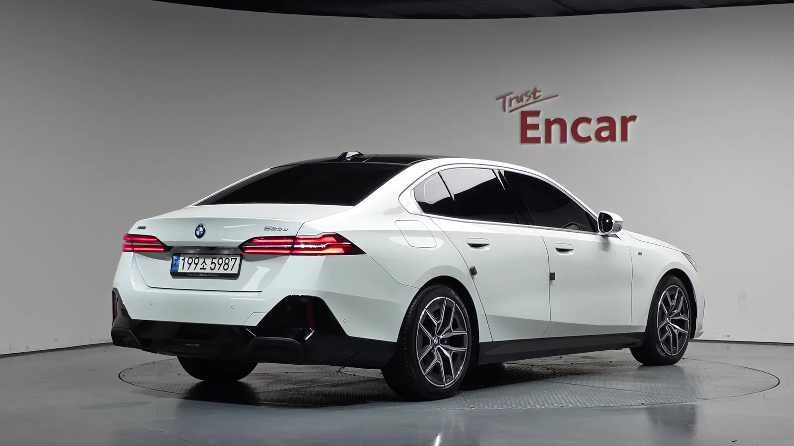 BMW Série 5 (G60) 523d xDrive M Sport 2024 — photo 1 sur 36