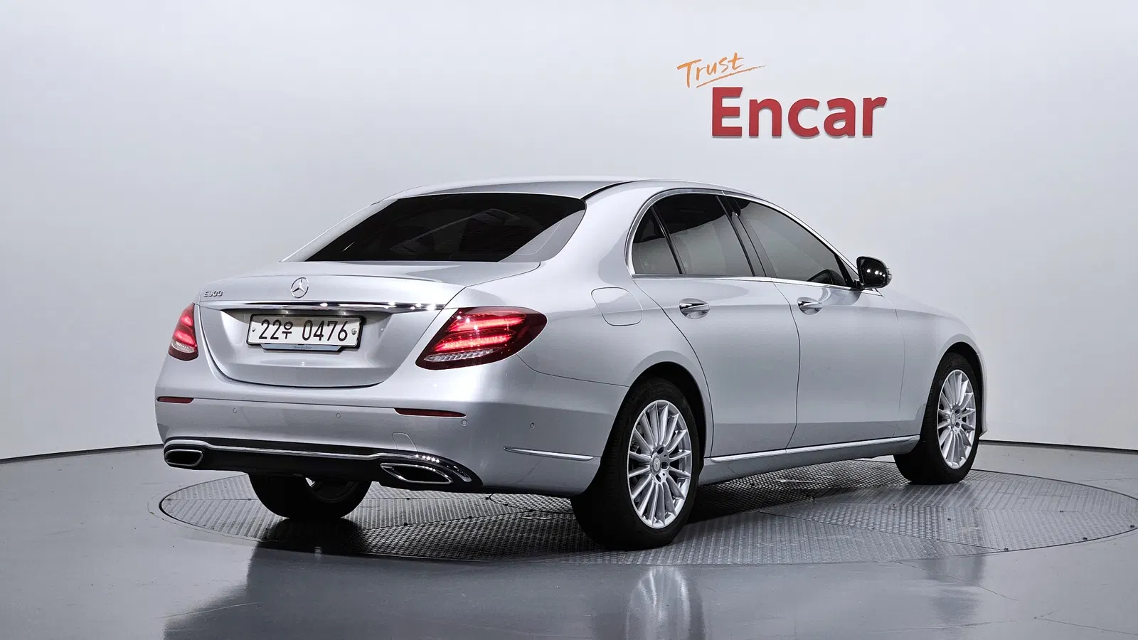 Mercedes-Benz Classe E E220d Exclusive (W213) 2017 — photo 1 sur 34