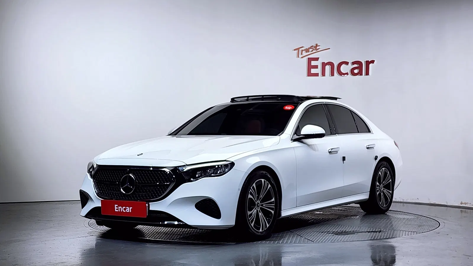 Mercedes-Benz Classe E E200 Avantgarde (W214) 2025 — photo 1 sur 39