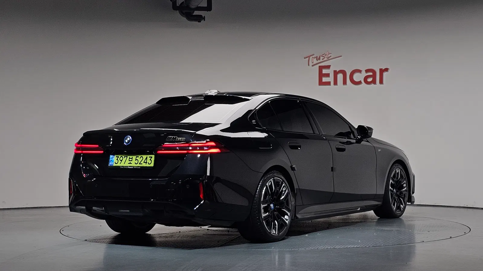 BMW i5 (G60) M60 xDrive 2025 — photo 1 sur 37