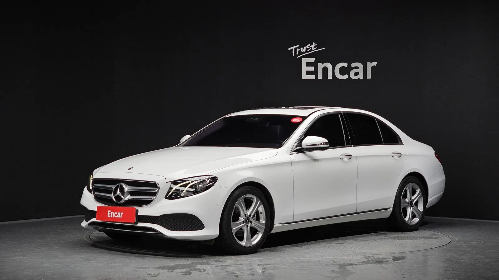 Mercedes-Benz Classe E E200 Avantgarde (W213) 2018 — photo 1 sur 20