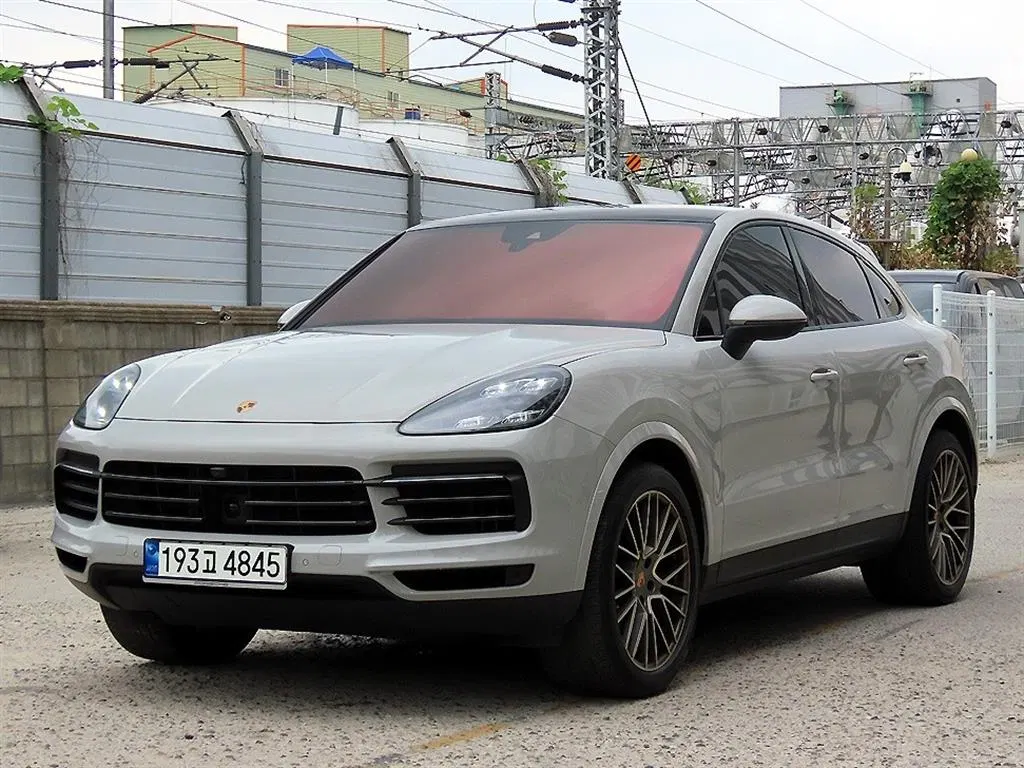 Porsche Cayenne (PO536) 3.0 Coupé Platinum Edition 2023 — photo 1 sur 25