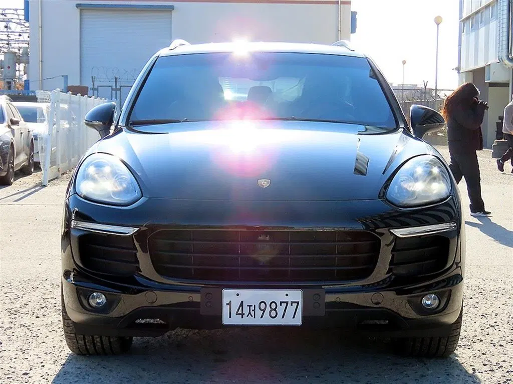 Porsche Cayenne 3.6 2016 — photo 1 sur 26
