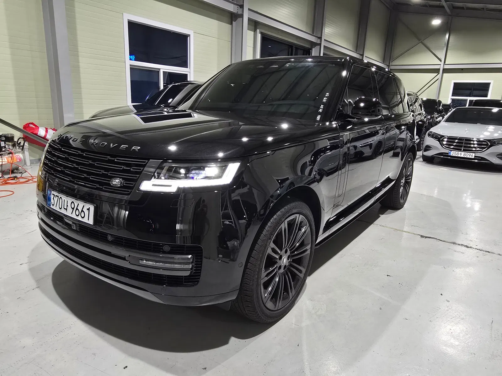 Land Rover Range Rover 5e génération D350 AB LWB 2025 — photo 1 sur 26