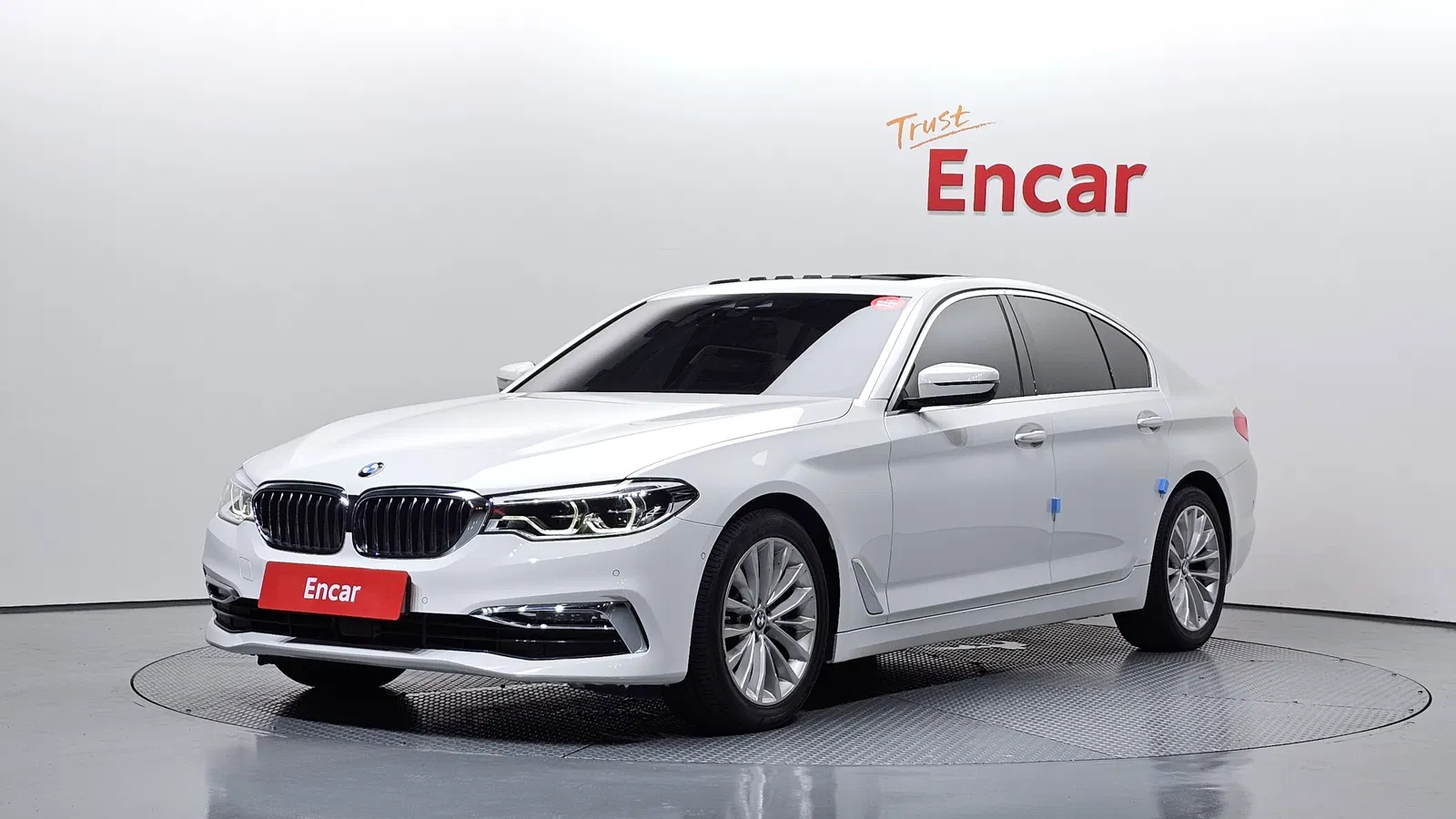 BMW Série 5 (G30) 530i Luxury Plus 2018 — photo 1 sur 35