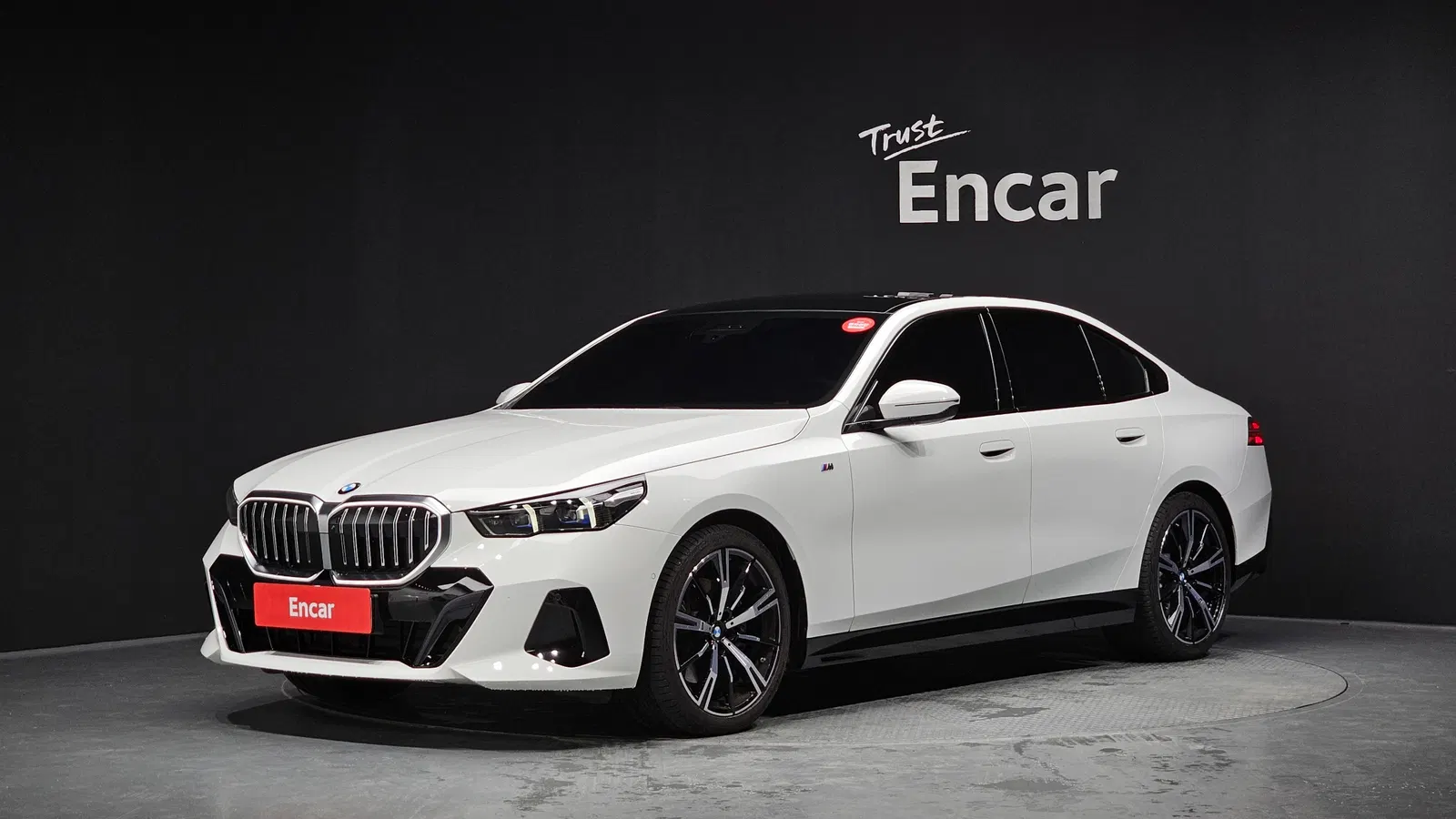BMW Série 5 (G60) 530i xDrive M Sport 2024 — photo 1 sur 38