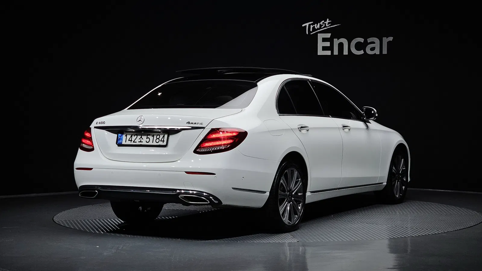 Mercedes-Benz Classe E E400 4MATIC Exclusive (W213) 2017 — photo 1 sur 40