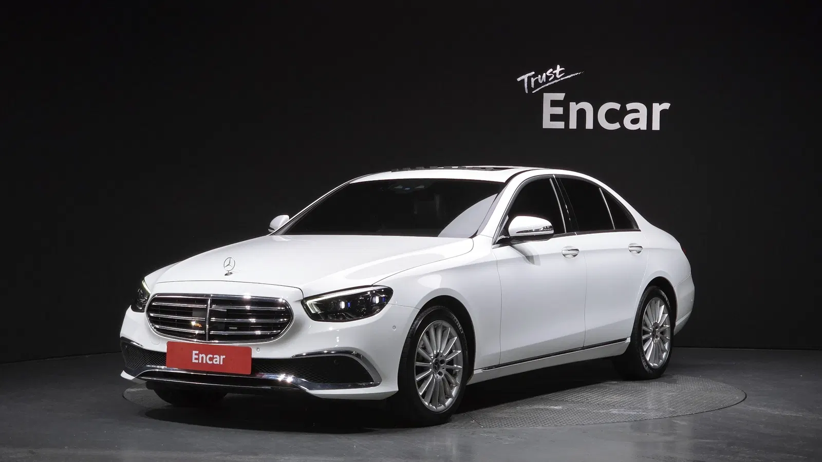 Mercedes-Benz Classe E E250 Exclusive (W213) 2021 — photo 1 sur 20