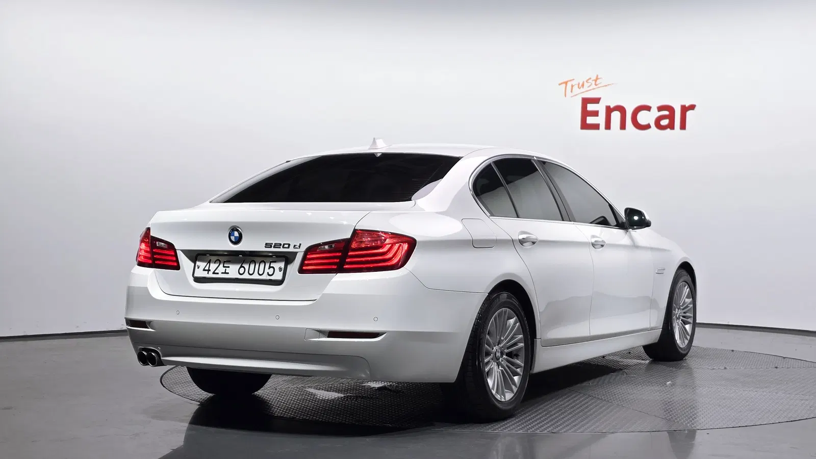 BMW Série 5 (F10) 520d 2014 — photo 1 sur 38