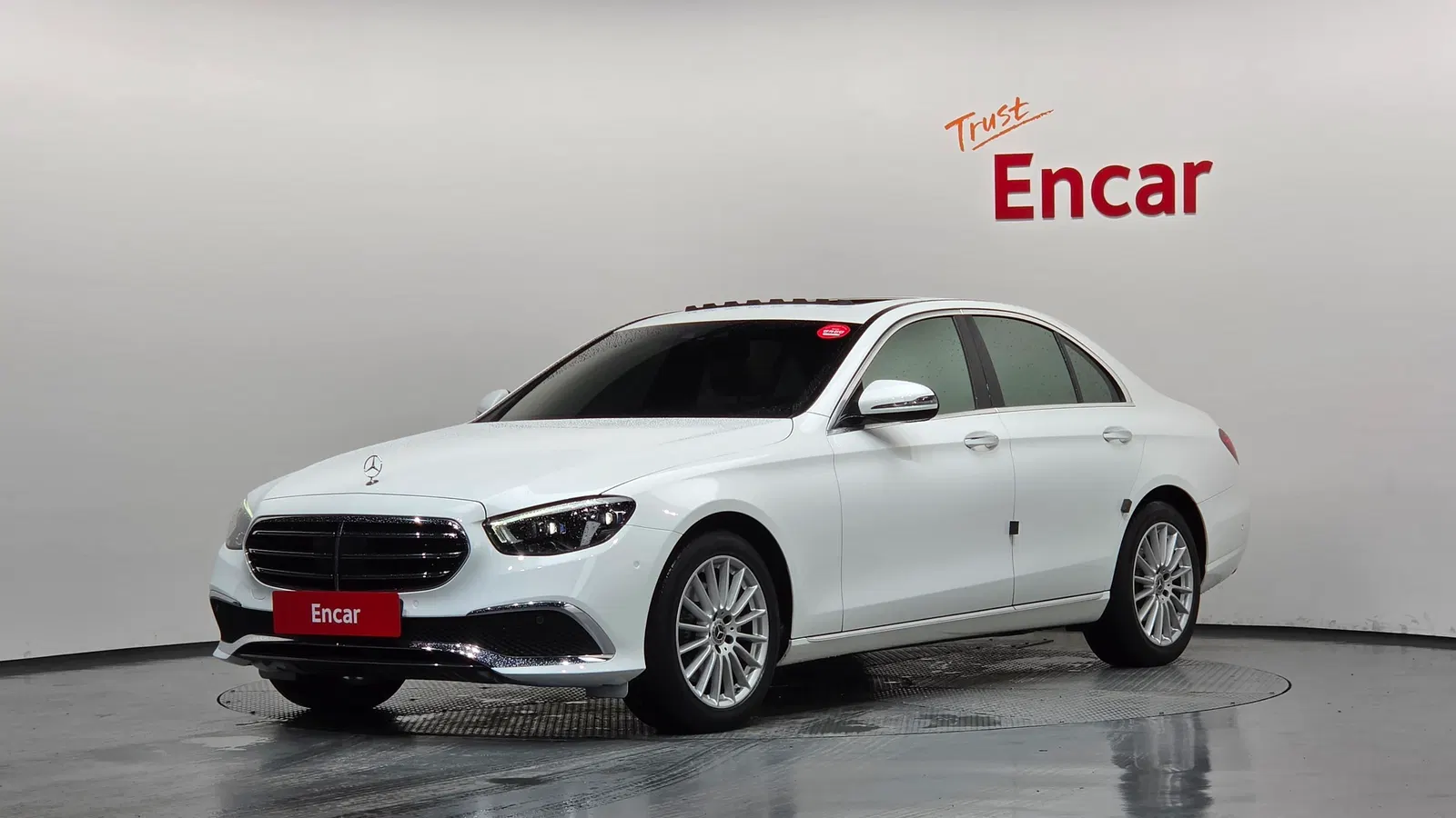 Mercedes-Benz Classe E E250 Exclusive (W213) 2021 — photo 1 sur 35