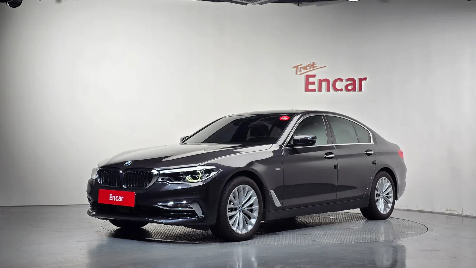 BMW Série 5 (G30) 530i xDrive Luxury Plus 2018 — photo 1 sur 20