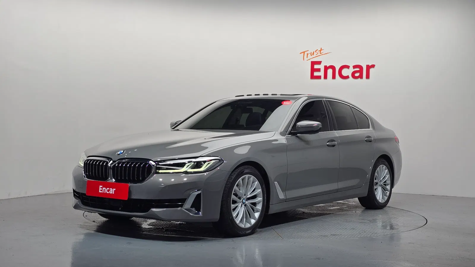 BMW Série 5 (G30) 520i Luxury 2022 — photo 1 sur 33