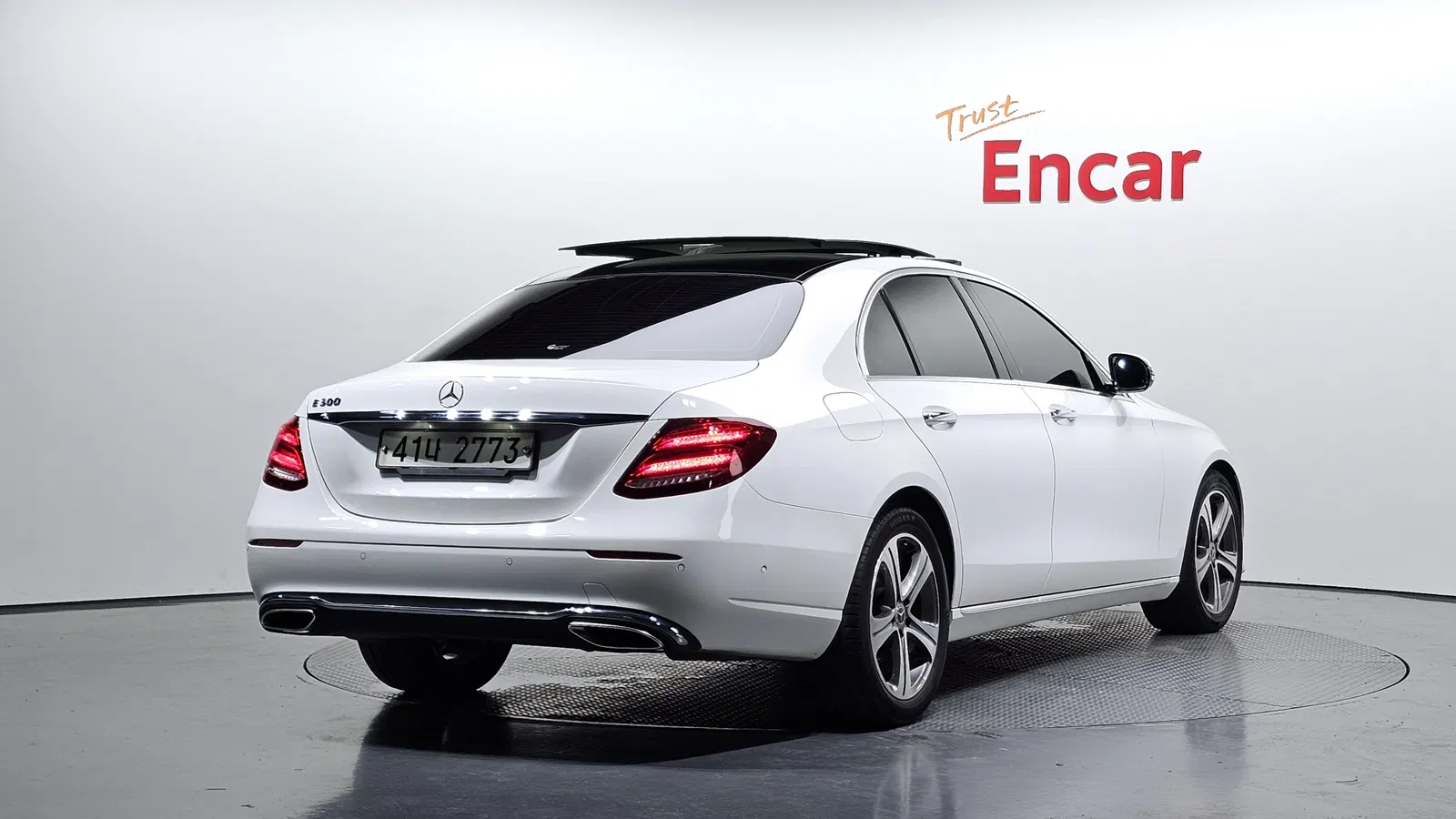 Mercedes-Benz Classe E E300 Avantgarde (W213) 2019 — photo 1 sur 32