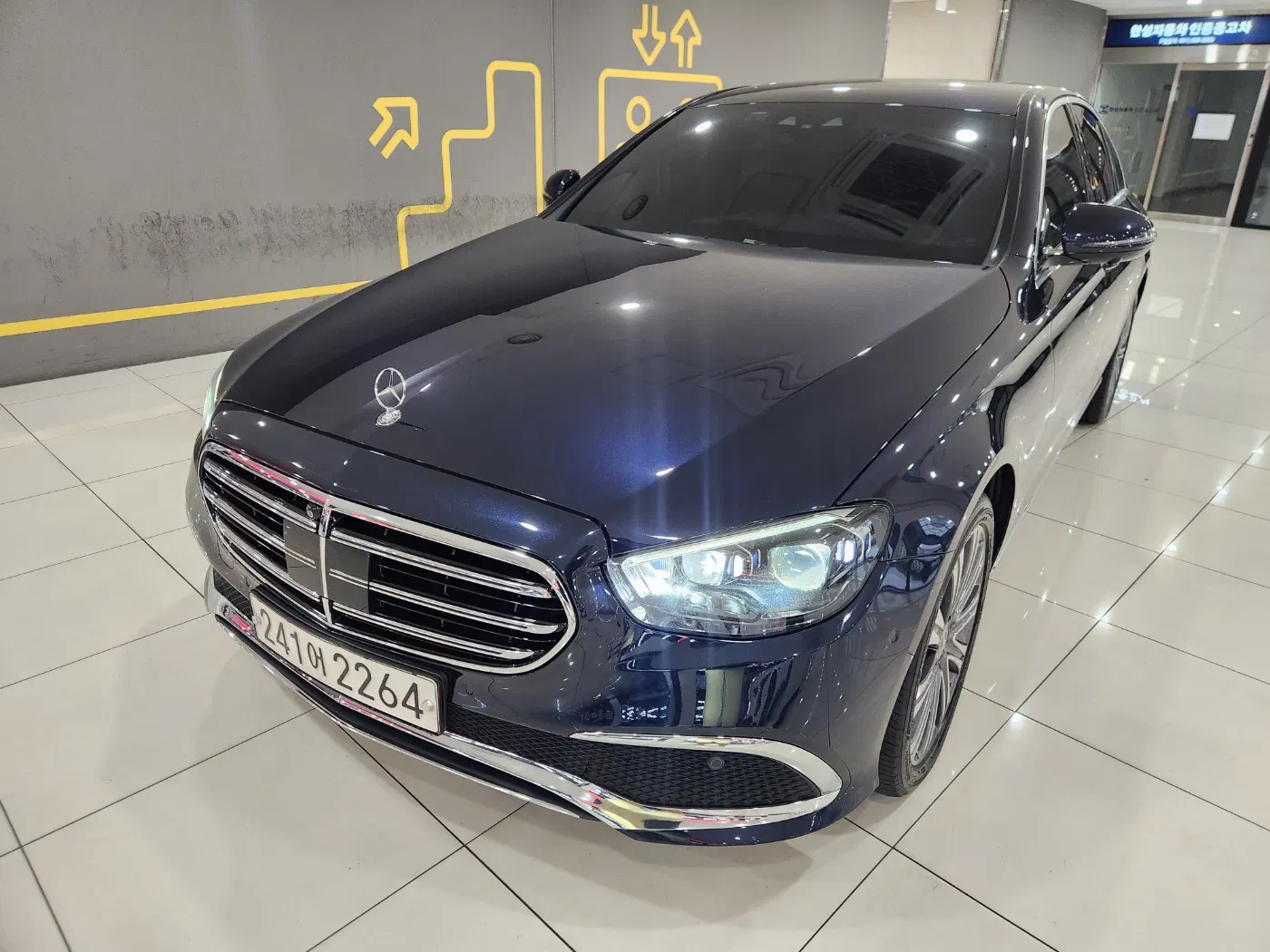 Mercedes-Benz Classe E E300e 4MATIC Exclusive (W213) 2023 — photo 1 sur 24
