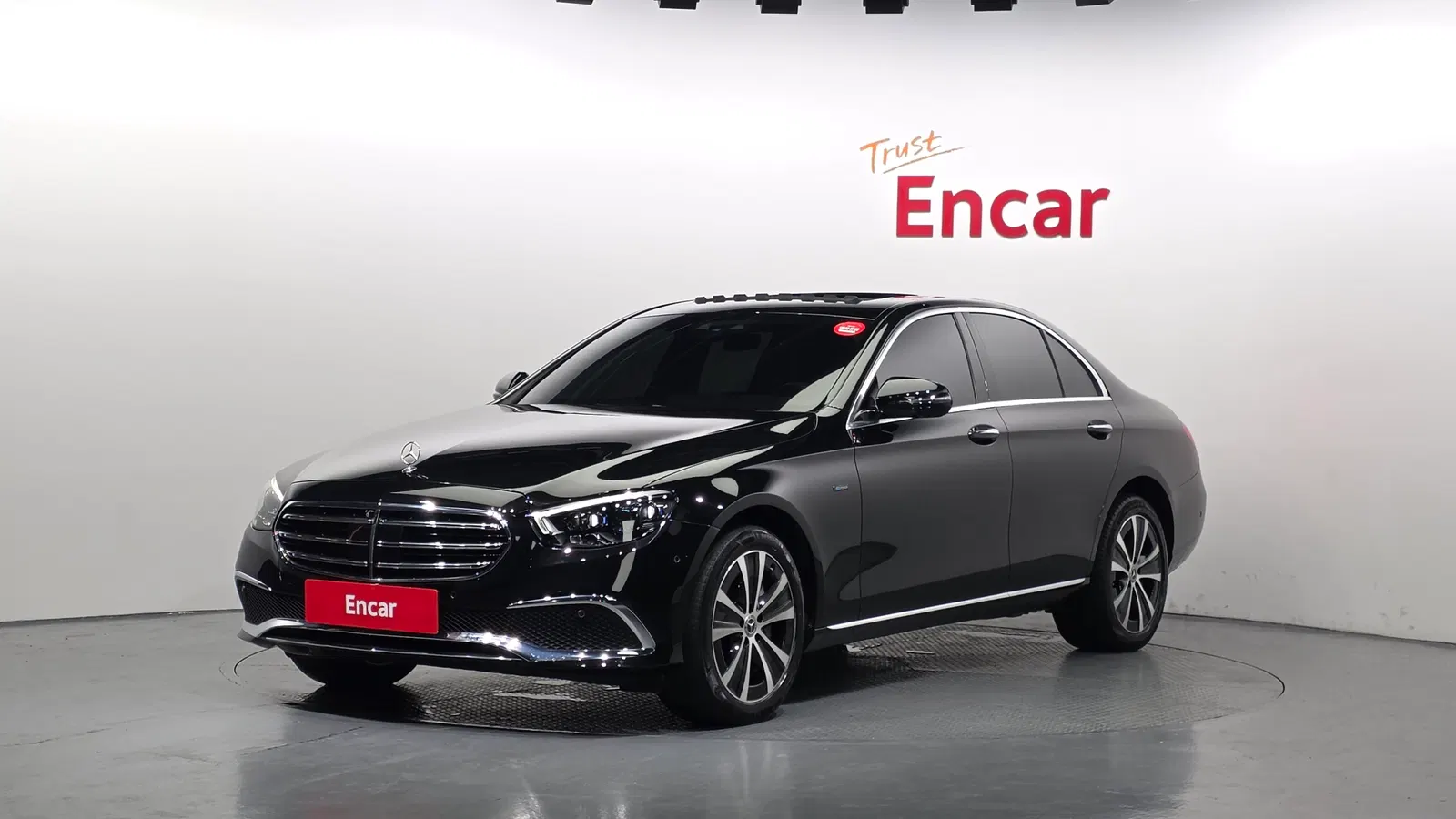 Mercedes-Benz Classe E E300e 4MATIC Exclusive (W213) 2021 — photo 1 sur 36