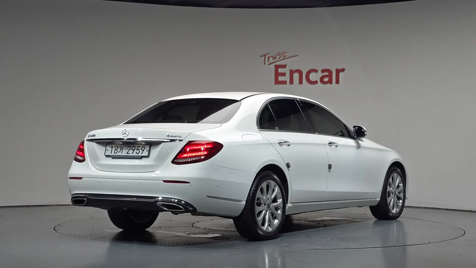 Mercedes-Benz Classe E E300 4MATIC Exclusive (W213) 2019 — photo 1 sur 35