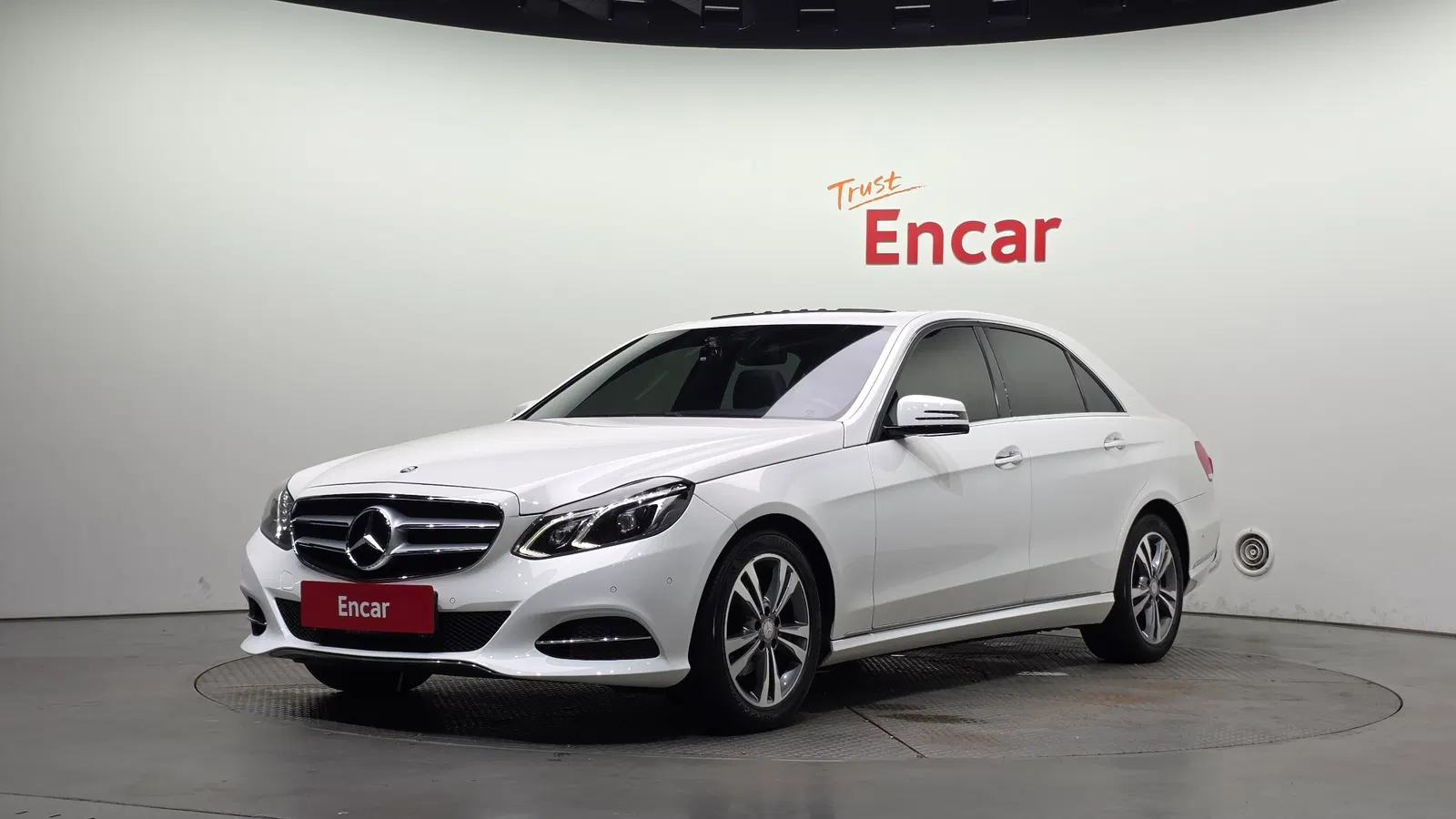 Mercedes-Benz Classe E E220 BlueTEC Avantgarde (W212) 2016 — photo 1 sur 20