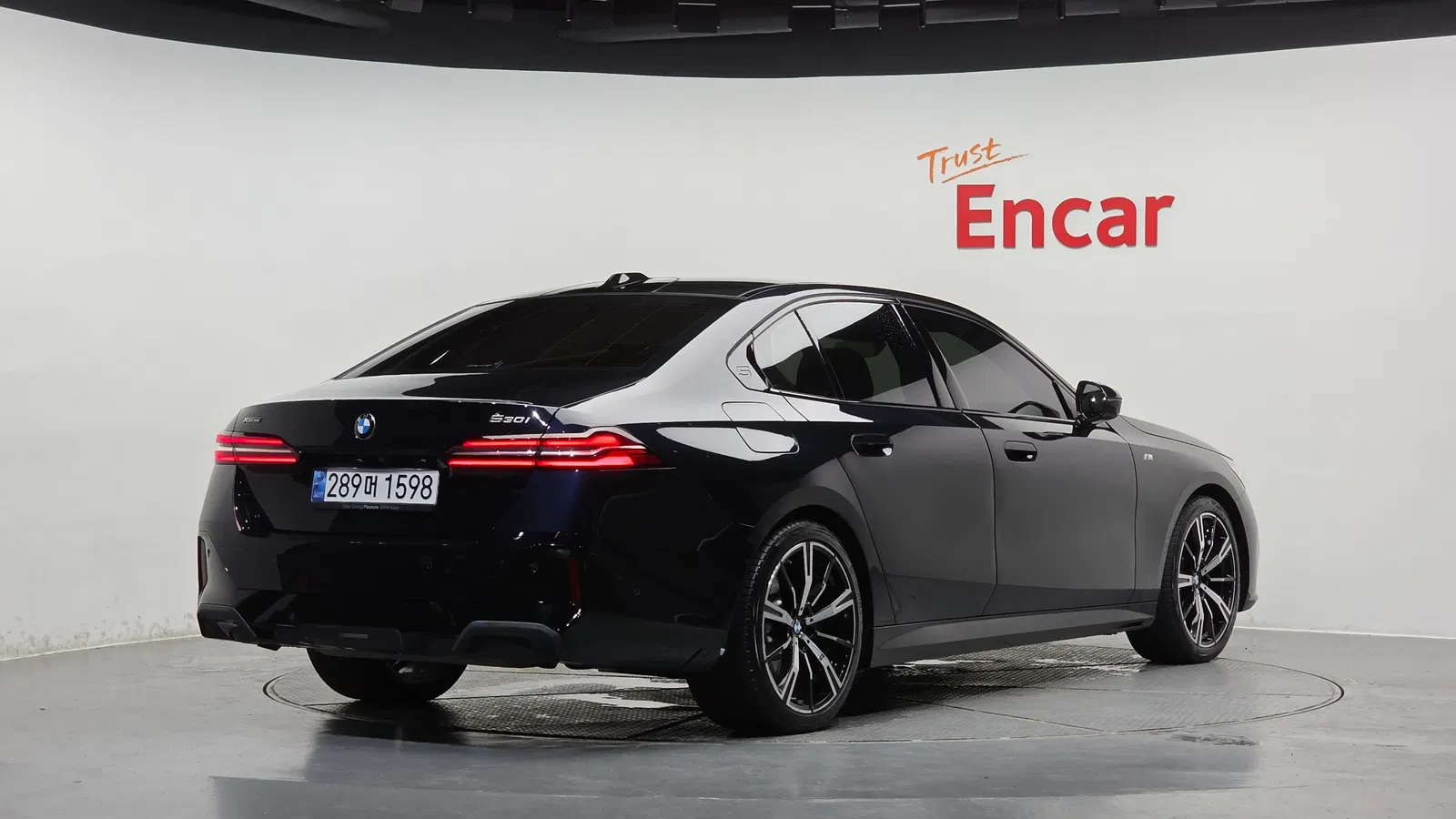 BMW Série 5 (G60) 530i xDrive M Sport 2024 — photo 1 sur 34