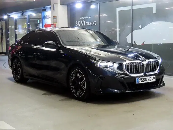 BMW Série 5 (G60) 530e M Sport 2025 — photo 1 sur 26