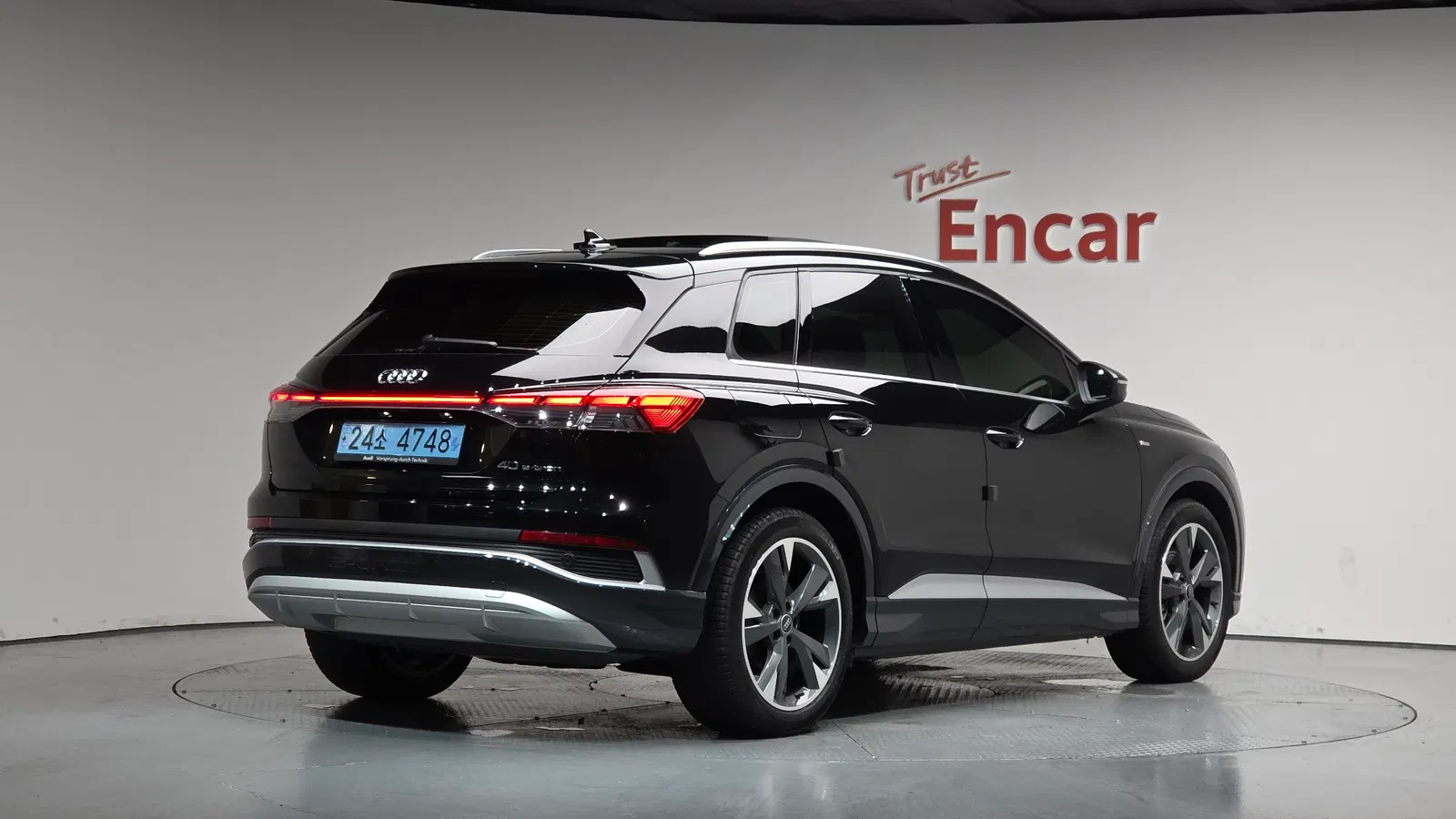 Audi Q4 e-tron (F4) 40 Premium 2023 — photo 1 sur 34