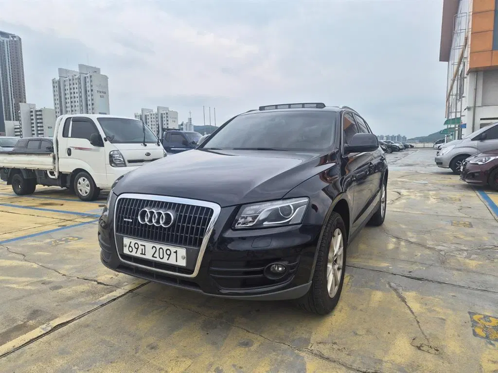 Audi Q5 2.0 TDI Quattro 2011 — photo 1 sur 24