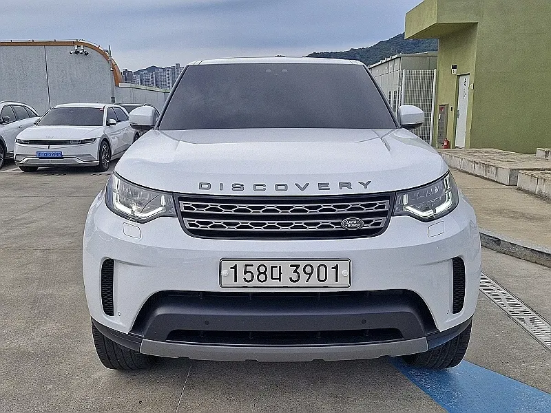 Land Rover Discovery 5 2.0 SD4 SE 2019 — photo 1 sur 20