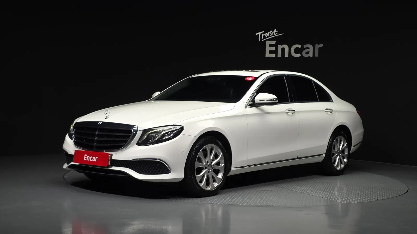 Mercedes-Benz Classe E E220d 4MATIC Exclusive (W213) 2017 — photo 1 sur 33