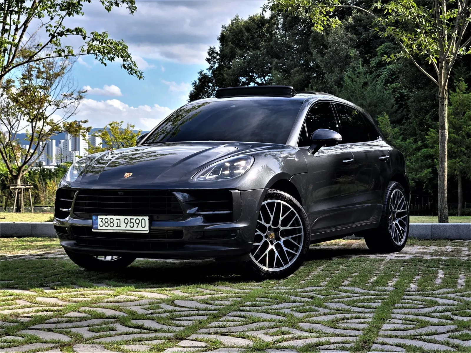 Porsche Macan 2.0 2021 — photo 1 sur 26