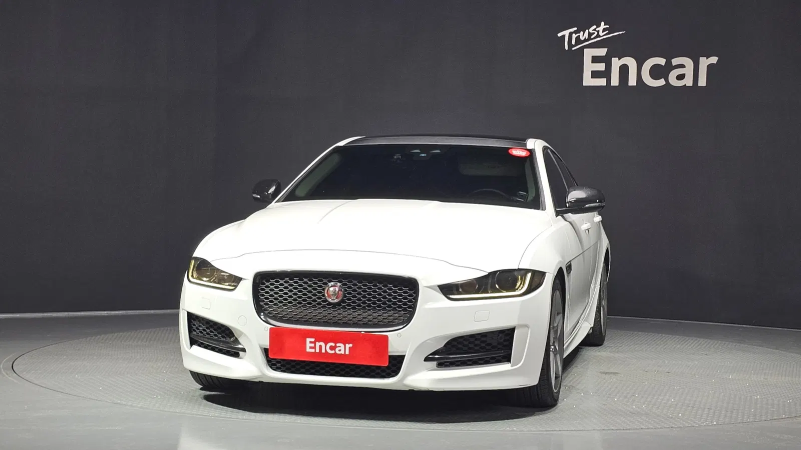Jaguar XE 20d RSport 2018 — photo 1 sur 25