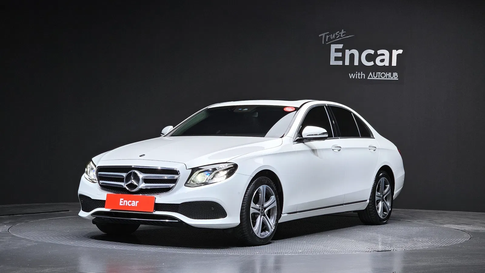Mercedes-Benz Classe E E220d Avantgarde (W213) 2019 — photo 1 sur 30
