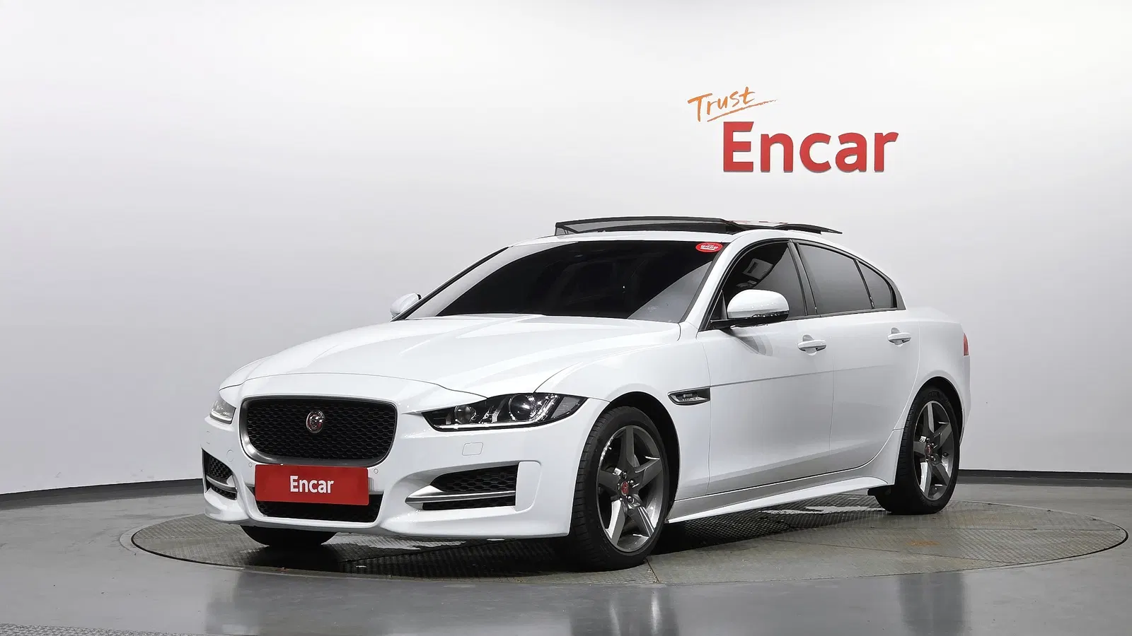Jaguar XE 20d RSport 2019 — photo 1 sur 31