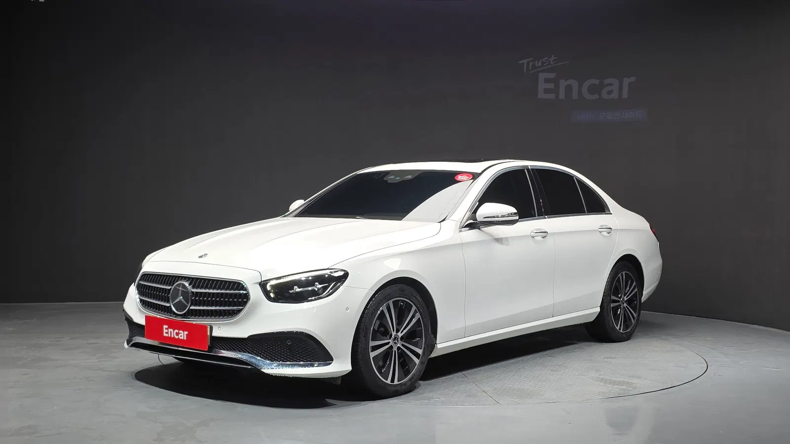 Mercedes-Benz Classe E E250 Avantgarde (W213) 2021 — photo 1 sur 39