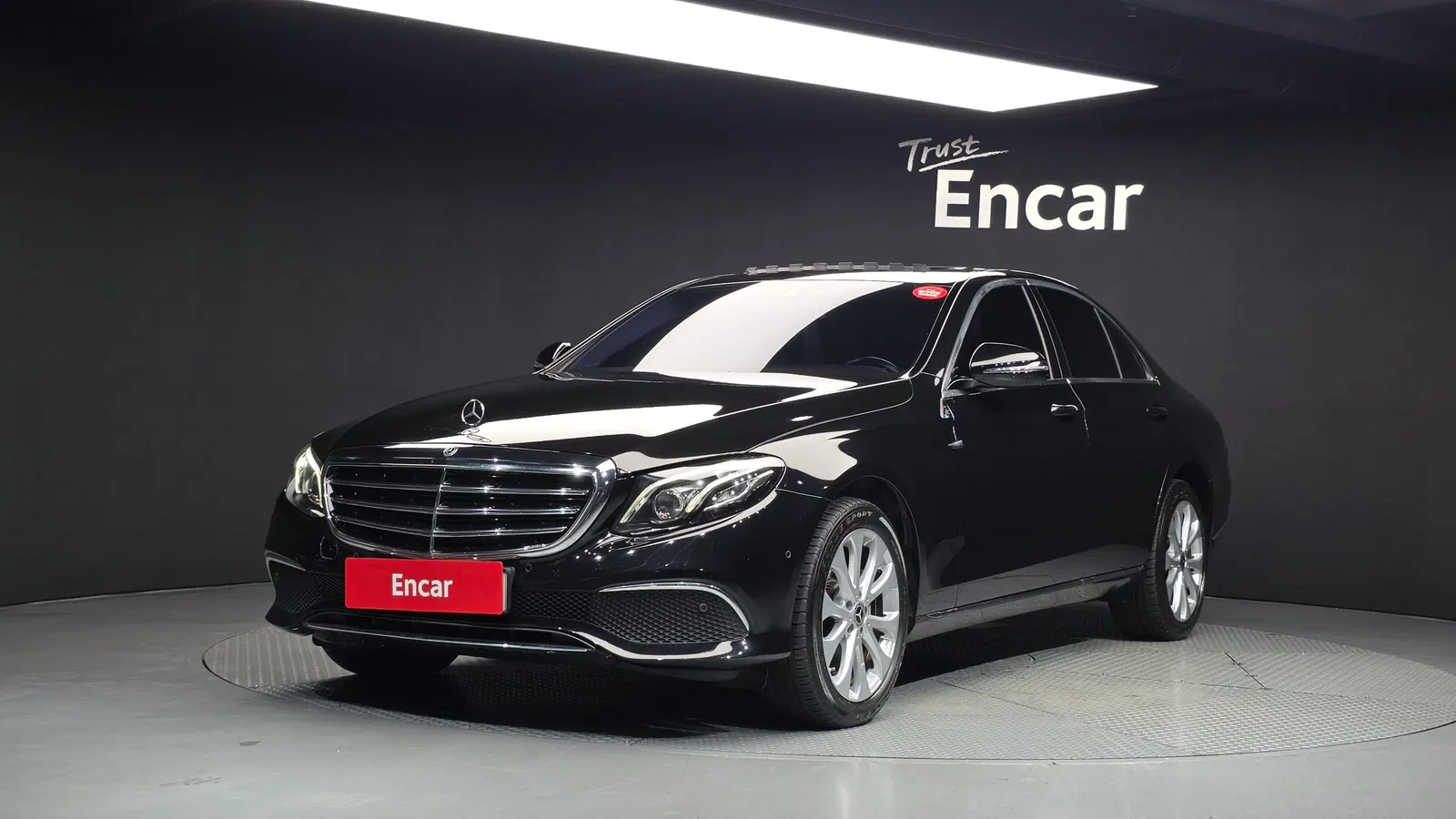 Mercedes-Benz Classe E E220d 4MATIC Exclusive (W213) 2019 — photo 1 sur 33