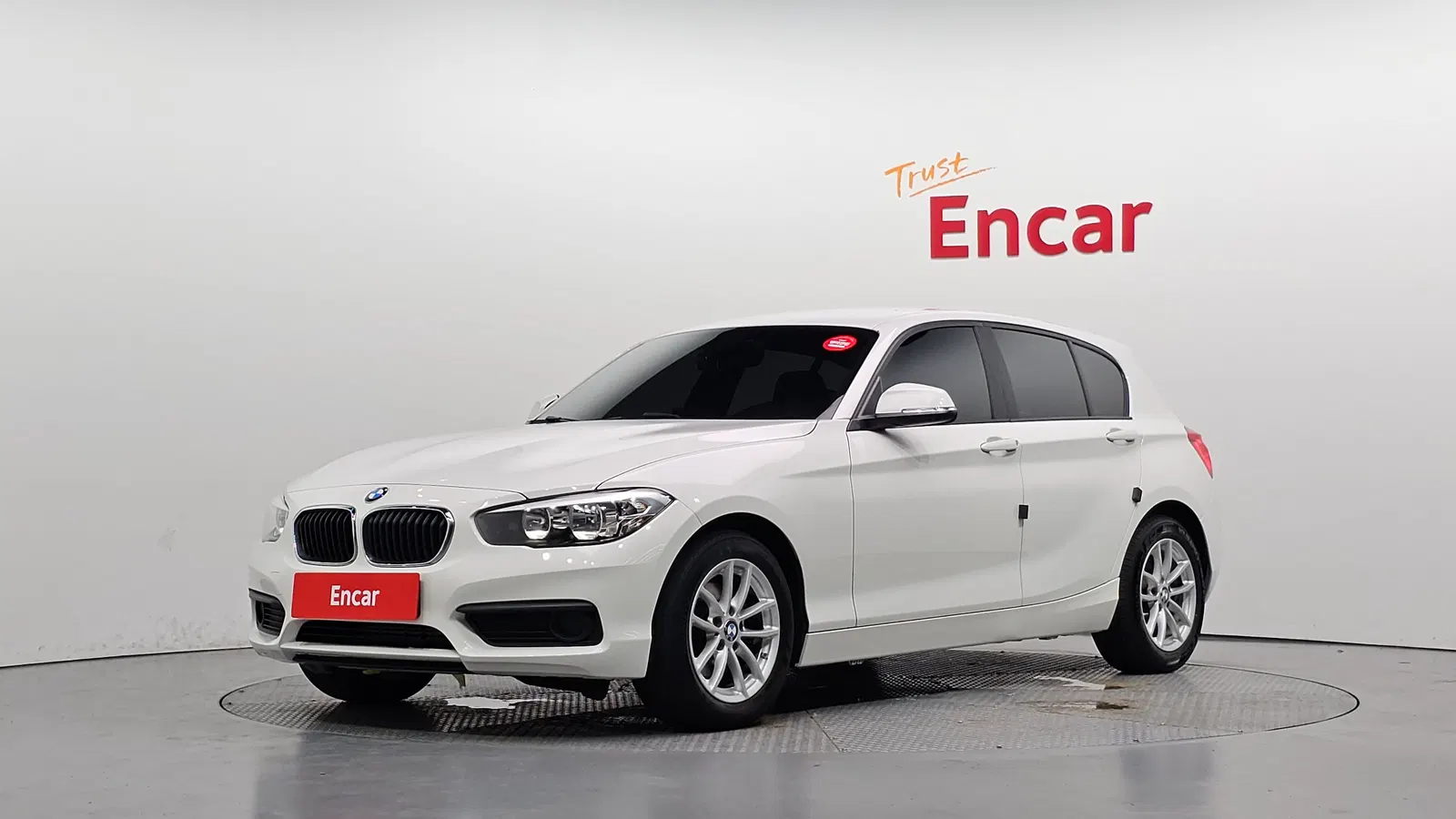 BMW Série 1 (F20) 118d Joy 5 portes 2017 — photo 1 sur 20