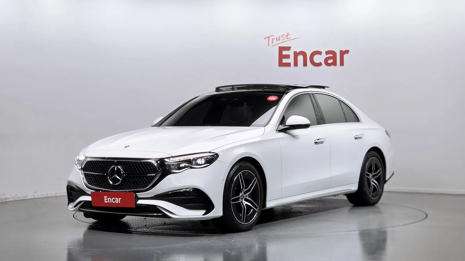 Mercedes-Benz Classe E AMG Line · E300 4MATIC (W214) 2024 — photo 1 sur 36