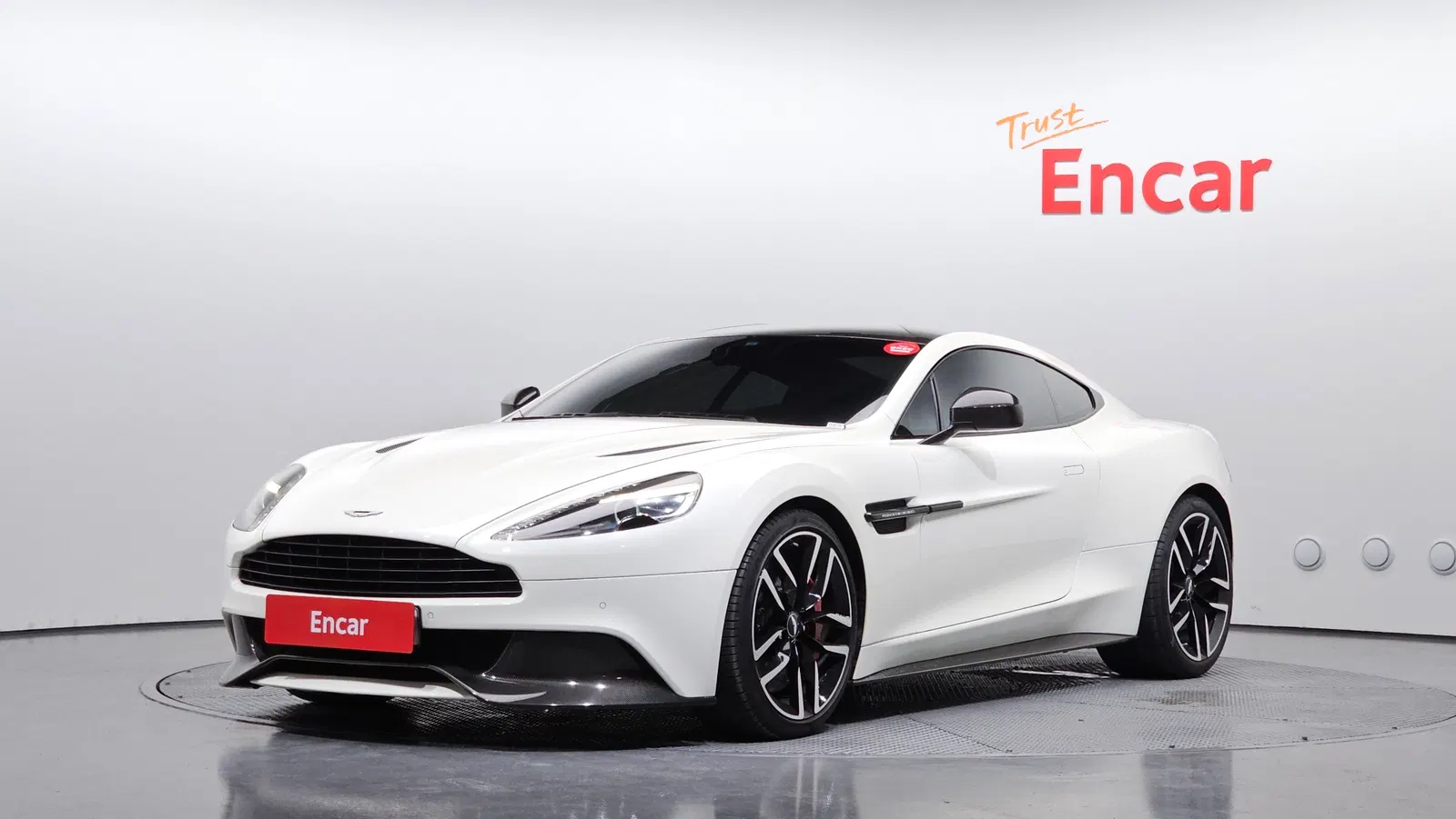 Aston Martin Vanquish 6.0 V12 Coupé 2015 — photo 1 sur 20