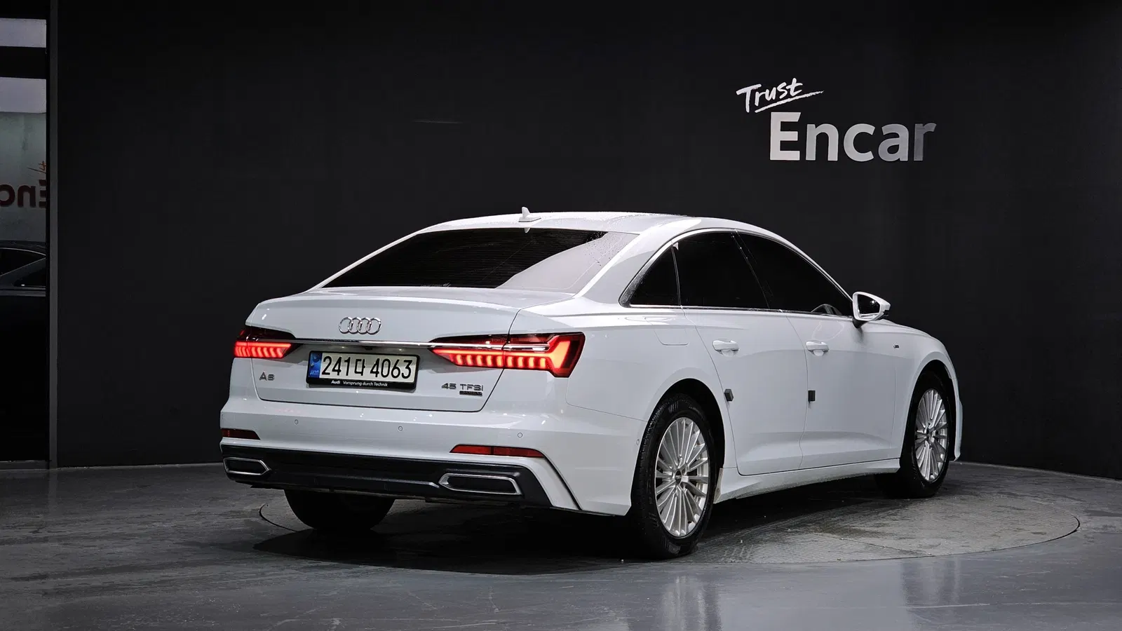 Audi A6 (C8) 45 TFSI Quattro Premium 2021 — photo 1 sur 34