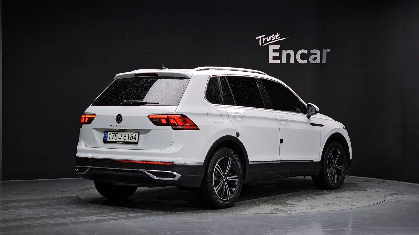 Volkswagen Tiguan 2e génération 2.0 TDI Premium 2021 — photo 1 sur 33