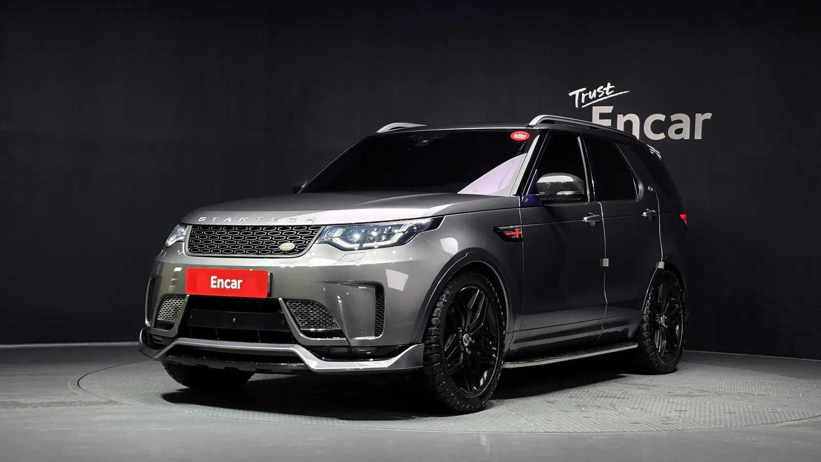Land Rover Discovery 5 3.0 TD6 HSE Luxury 2018 — photo 1 sur 26