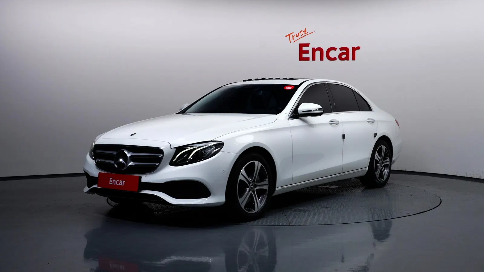 Mercedes-Benz Classe E E300 Avantgarde (W213) 2019 — photo 1 sur 26
