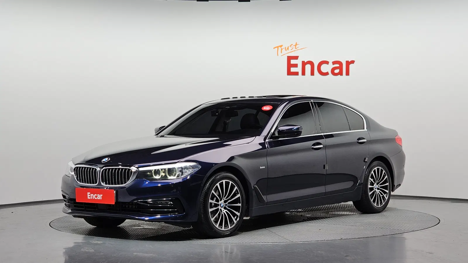 BMW Série 5 (G30) 520i Luxury 2018 — photo 1 sur 34