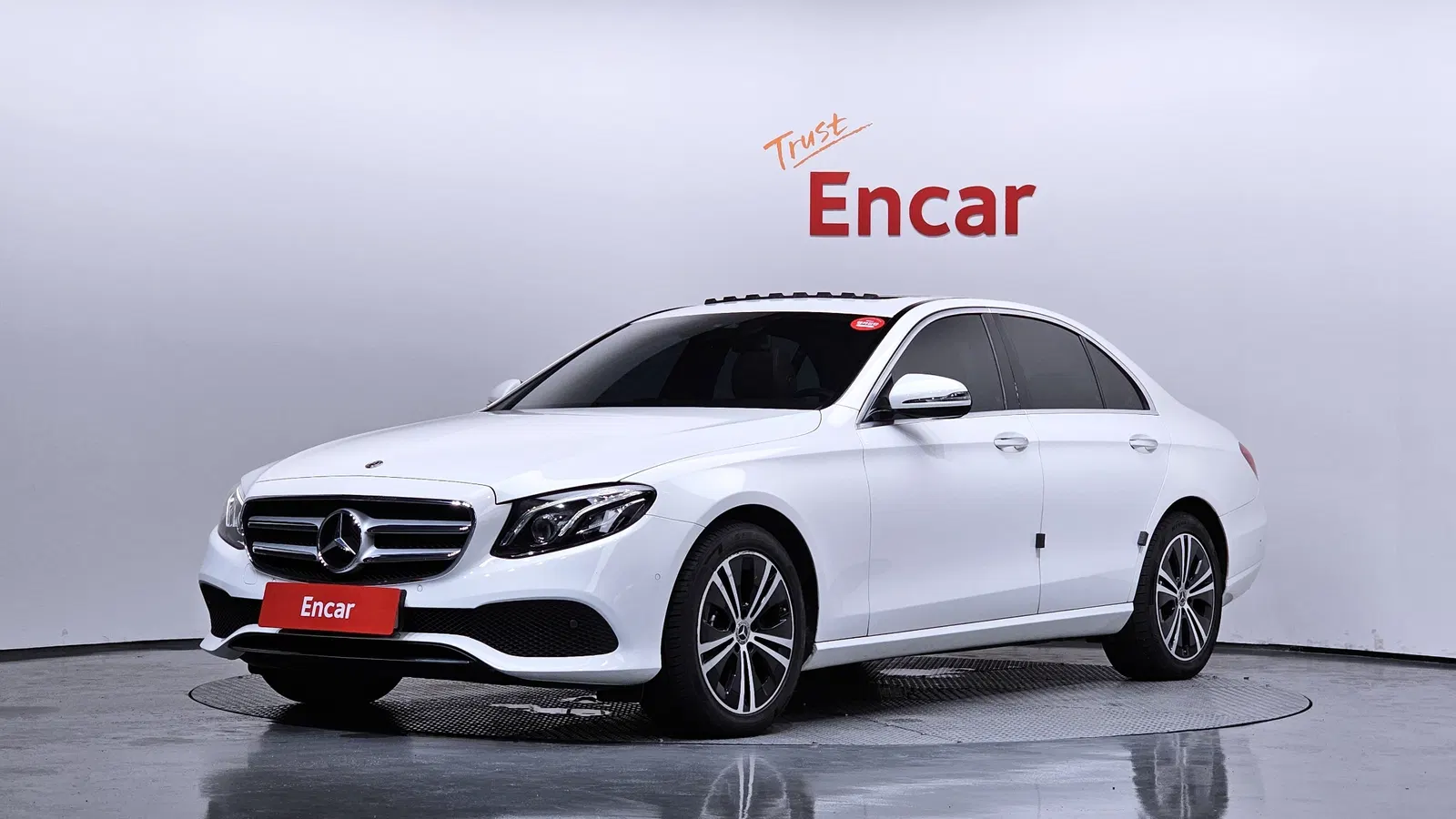 Mercedes-Benz Classe E E220d Avantgarde (W213) 2020 — photo 1 sur 36