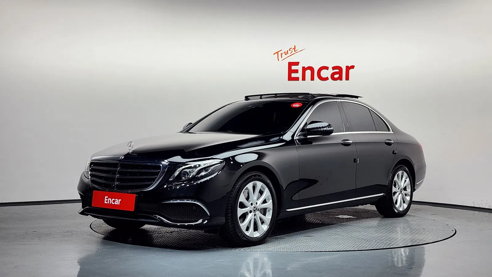 Mercedes-Benz Classe E E300 4MATIC Exclusive (W213) 2019 — photo 1 sur 26