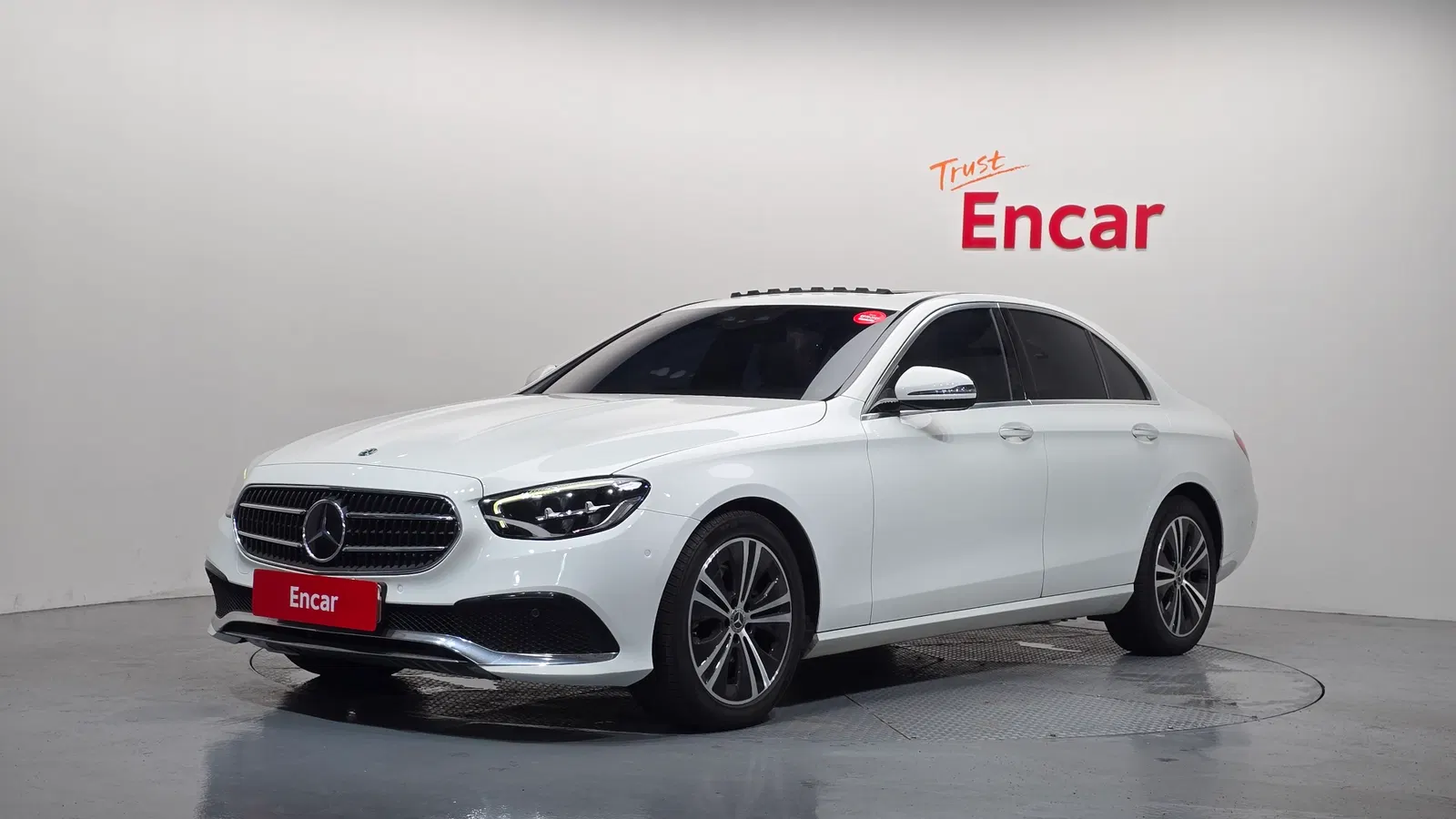 Mercedes-Benz Classe E E250 Avantgarde (W213) 2021 — photo 1 sur 31