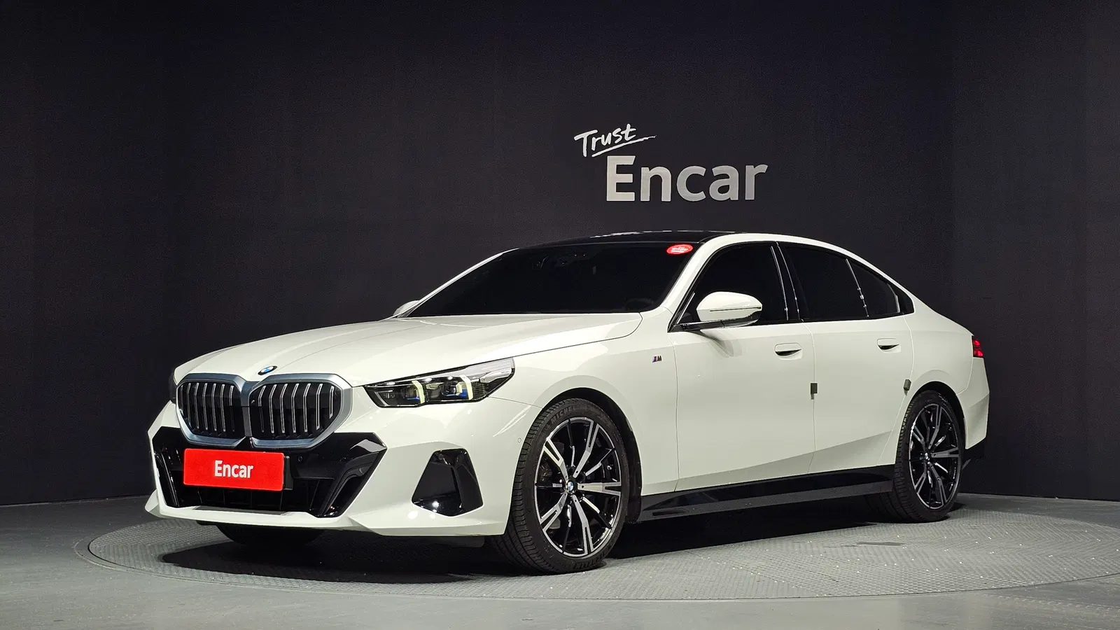 BMW Série 5 (G60) 530i xDrive M Sport 2024 — photo 1 sur 39